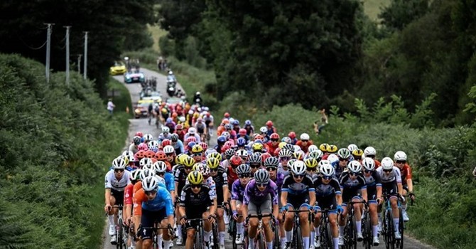 Tour de France Femmes, finale ad alta tensione a Nizza: due tappe per decidere tutto Tour de France Femmes, finale ad alta tensione a Nizza: due tappe per decidere tutto