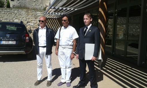 Il Priorato di Sion a fianco della chiesa di Santa Maria Maddalena in Rennes-le-Château Il Priorato di Sion a fianco della chiesa di Santa Maria Maddalena in Rennes-le-Château