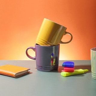 Le tazze personalizzate: un gadget promozionale versatile e sempre apprezzato, ideale per aziende, negozi e locali.