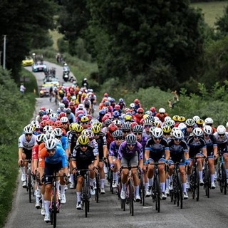 Tour de France Femmes, finale ad alta tensione a Nizza: due tappe per decidere tutto