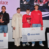 Partecipanti e equipaggi durante la terza edizione del Navicap Challenge – Trophée Elena Sivoldaeva 2025, organizzata dal Yacht Club de Monaco (Y.C.M.) in collaborazione con FxPro e North Sails.