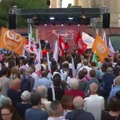 Centrosinistra, campo largo a Napoli: il comizio interrotto da Potere al Popolo Centrosinistra, campo largo a Napoli: il comizio interrotto da Potere al Popolo