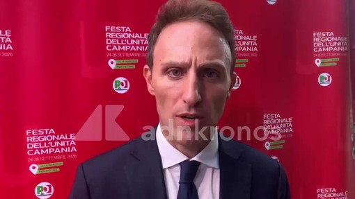 De Luca: "Il governo dovrebbe scusarsi altro che celebrarsi"