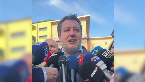 Padova, Salvini: "No a tribunali islamici e moschea abusiva. Sharia incompatibile con Costituzione italiana"
