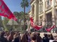 Sciopero scuola, a Roma fumogeni e bombe carta davanti Ministero Istruzione: "Valditara apri le porte" Sciopero scuola, a Roma fumogeni e bombe carta davanti Ministero Istruzione: "Valditara apri le porte"