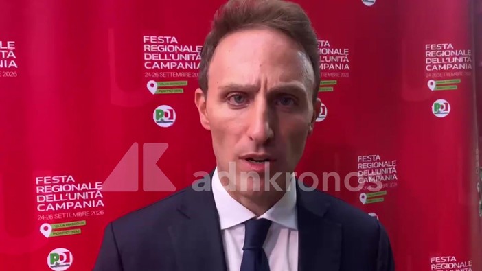 De Luca: "Il governo dovrebbe scusarsi altro che celebrarsi" De Luca: "Il governo dovrebbe scusarsi altro che celebrarsi"