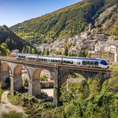 Ritorna il Train des Merveilles, uno dei percorsi ferroviari più belli d’Europa: un viaggio da sogno tra mare e montagna, dal 15 dicembre 2025. Ritorna il Train des Merveilles, uno dei percorsi ferroviari più belli d’Europa: un viaggio da sogno tra mare e montagna, dal 15 dicembre 2025.