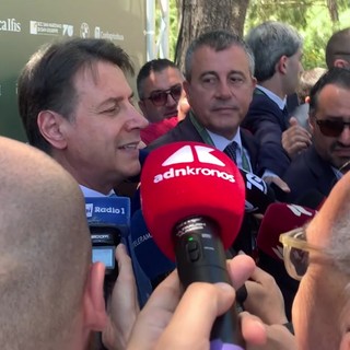 Conte: "Meloni ha trovato stabilità grazie a poteri forti" Conte: "Meloni ha trovato stabilità grazie a poteri forti"