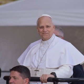 Papa Leone XIV, Stadio Louis II di Monaco.