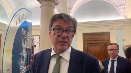 Giorgetti: "Decisione su scostamento per Difesa a settembre"