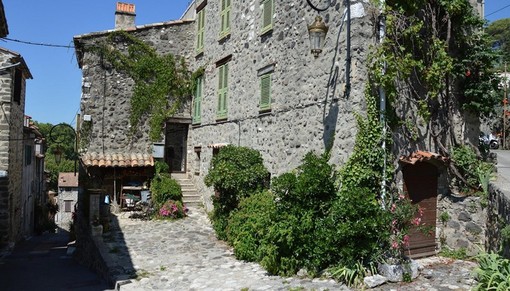 Villeneuve Loubert Village