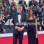 Venezia 83, il ministro Giuli sul red carpet con i colori della Palestina Venezia 83, il ministro Giuli sul red carpet con i colori della Palestina