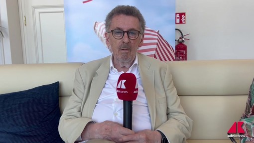 Robert Powell ricorda il suo 'Gesù di Nazareth' con Zeffirelli: "Sul set una truccatrice scoppiò a piangere" Robert Powell ricorda il suo 'Gesù di Nazareth' con Zeffirelli: "Sul set una truccatrice scoppiò a piangere"