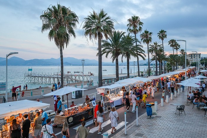 Mercato notturno a Cannes Mercato notturno a Cannes