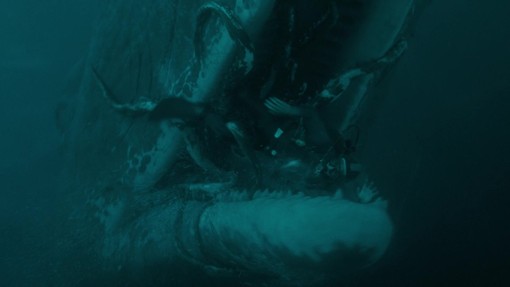 Whalefall: nella balena, il trailer del nuovo thriller con Brolin e Abrams Whalefall: nella balena, il trailer del nuovo thriller con Brolin e Abrams