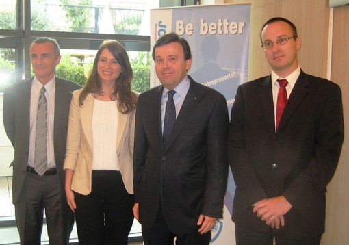 Da sinistra Patrick Bini direttore CHPG, Marina Mazza Presidente 2011 JCEM, il ministro della salute Stéphane Valeri, Tony Guillemot v..p JCEM