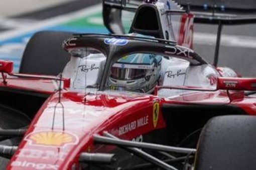 Leclerc, beffa a Miami: lite con il muretto e problemi alla sua Ferrari Leclerc, beffa a Miami: lite con il muretto e problemi alla sua Ferrari
