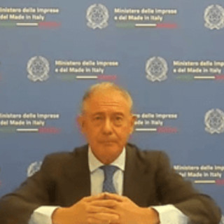 Farmaceutica, Urso: "Modello di politica industriale per vincere sfida innovazione"