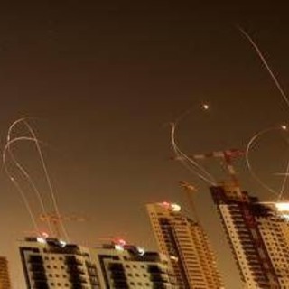 Guerra Iran, missile su Tel Aviv fa 6 feriti. Nuovo raid Idf sul Libano - La diretta