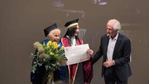 Laurea a Ornella Vanoni: "I miei genitori sarebbero fieri". Il commento di Fazio Laurea a Ornella Vanoni: "I miei genitori sarebbero fieri". Il commento di Fazio