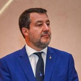 Salvini: "Fuori dalle palle immigrati che non rispettano tradizioni Italia" Salvini: "Fuori dalle palle immigrati che non rispettano tradizioni Italia"