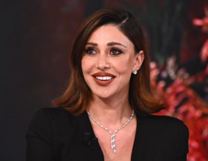 Belen, il messaggio sui social: "Bisogna affrontare il dolore, non nasconderlo" Belen, il messaggio sui social: "Bisogna affrontare il dolore, non nasconderlo"