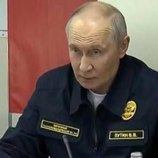 Putin sfida l’Europa sulle navi russe: "Risponderemo ovunque". Accuse alla Nato nel Pacifico