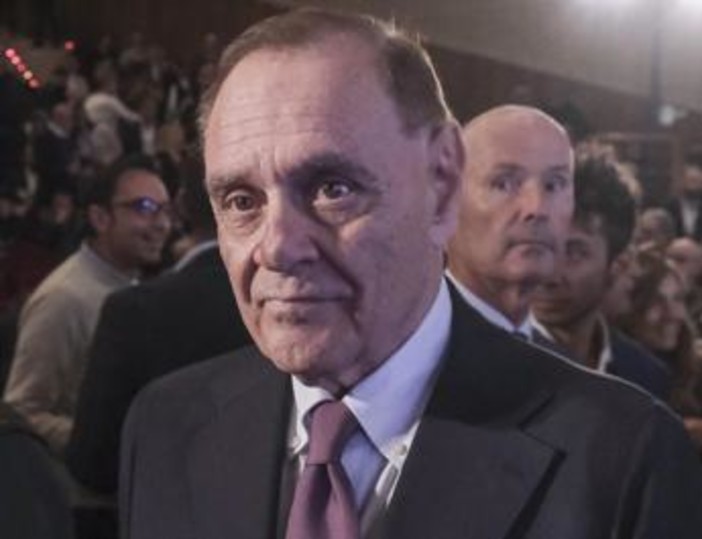 Mastella e la lotta al tumore: "Ho iniziato le cure tra medicina e fede"