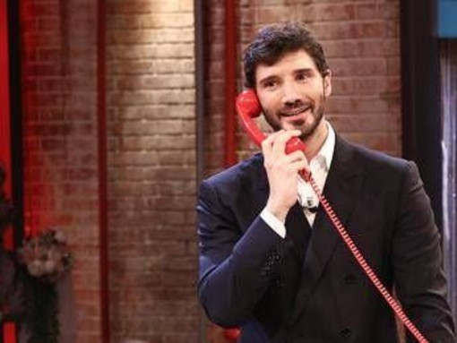 Affari Tuoi, puntata record: accetta l'offerta (dopo pochi minuti) e torna a casa con 15 mila euro Affari Tuoi, puntata record: accetta l'offerta (dopo pochi minuti) e torna a casa con 15 mila euro