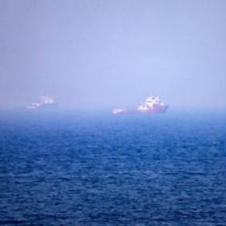 Iran, petroliera colpita in stretto Hormuz. Teheran agli Usa: "Guerrafondai. Nuovi attacchi? Piano di risposta è pronto" Iran, petroliera colpita in stretto Hormuz. Teheran agli Usa: "Guerrafondai. Nuovi attacchi? Piano di risposta è pronto"