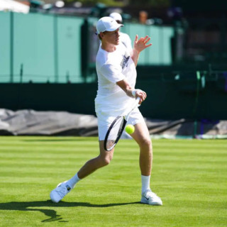 Debutto ok di Sinner sull’erba, Norrie battuto al Giorgio Armani Classic