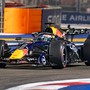 Verstappen trionfa a Singapore davanti a Leclerc e Antonelli