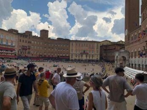 Siena, temporale sulla città: Palio a rischio rinvio Siena, temporale sulla città: Palio a rischio rinvio