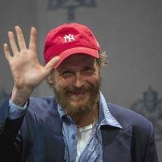 Jovanotti: "Io prossimo conduttore di Sanremo? Solo insieme a Fiorello" Jovanotti: "Io prossimo conduttore di Sanremo? Solo insieme a Fiorello"