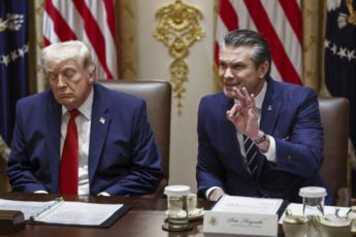 Usa senza armi e munizioni, Trump se la prende con Hegseth: lo scontro e la smentita Usa senza armi e munizioni, Trump se la prende con Hegseth: lo scontro e la smentita