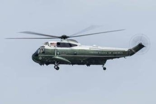 Usa, il rapporto: problemi di comunicazione al decollo, quasi-collisione per il Marine One di Trump Usa, il rapporto: problemi di comunicazione al decollo, quasi-collisione per il Marine One di Trump