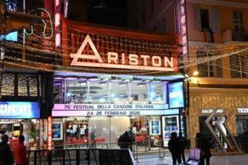 Sanremo, Accademia della Crusca: "Canzoni parlano l'italiano di tutti i giorni, festival colloquiale" Sanremo, Accademia della Crusca: "Canzoni parlano l'italiano di tutti i giorni, festival colloquiale"