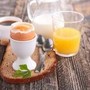 La colazione può aiutare il cuore, i cibi utili e quanto bisogna mangiare