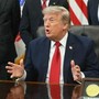 Dazi, Trump pronto a nuova guerra commerciale: nel mirino 60 paesi