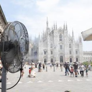 Caldo estremo, Italia nella morsa africana: weekend con qualche temporale, poi picchi fino a 39°C Caldo estremo, Italia nella morsa africana: weekend con qualche temporale, poi picchi fino a 39°C