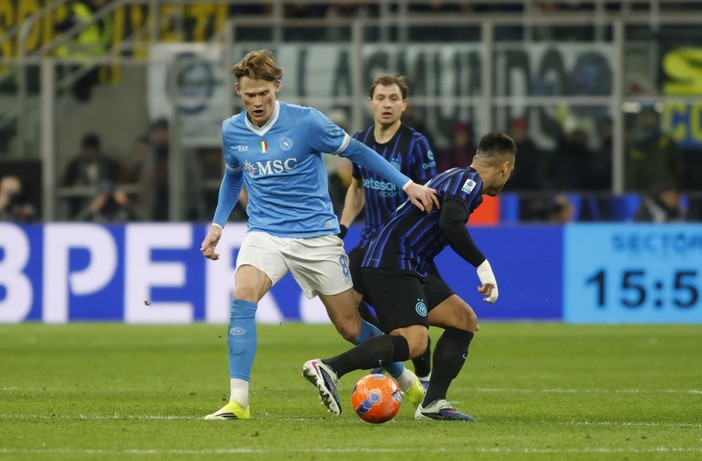 Inter-Napoli 2-2, McTominay riprende due volte i nerazzurri Inter-Napoli 2-2, McTominay riprende due volte i nerazzurri