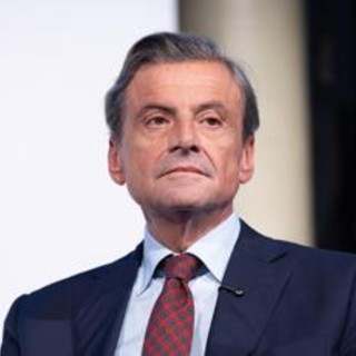 Caso Roggero, Calenda attacca Salvini: "Un imbecille, non va bene legge che ha fatto lui" Caso Roggero, Calenda attacca Salvini: "Un imbecille, non va bene legge che ha fatto lui"