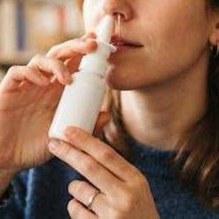 Alzheimer, una speranza dalla placenta: "Spray nasale difende neuroni e memoria"