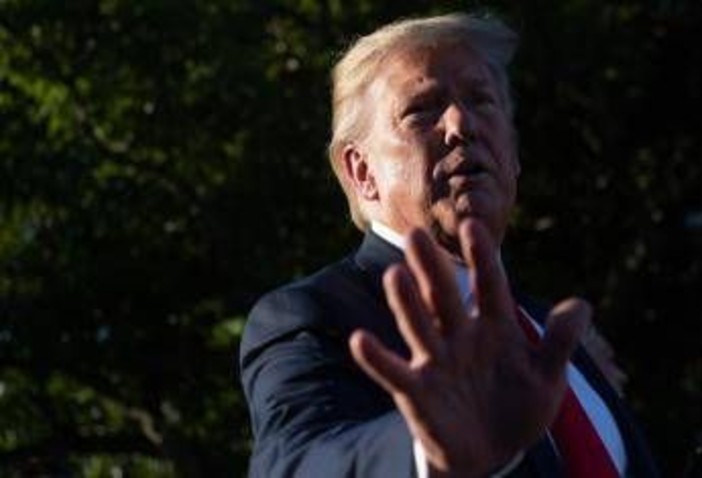 Caso Espstein, Nyt: "Dai documenti sparite accuse di una donna a Trump"