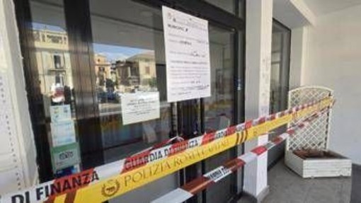 Ostia, sequestrati i due stabilimenti storici Urbinati e Le Palme Ostia, sequestrati i due stabilimenti storici Urbinati e Le Palme
