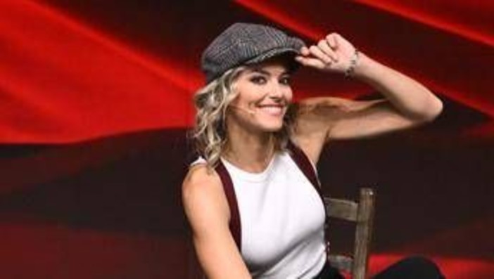 Ballando con le stelle, il piede di Fialdini ancora fasciato e dolorante ma lei non si arrende