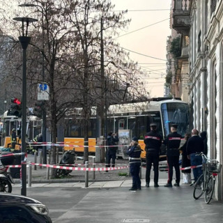 Tram deragliato a Milano, si aggrava bilancio un morto e una quarantina di feriti