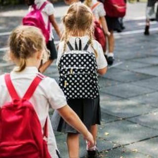 Salute: 'back to school', 7 consigli per proteggere la vista dei bambini dalla miopia Salute: 'back to school', 7 consigli per proteggere la vista dei bambini dalla miopia
