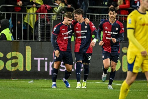 Il Cagliari vince ancora, Verona travolto 4-0 Il Cagliari vince ancora, Verona travolto 4-0