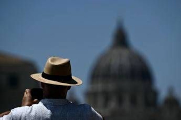 Meteo, domenica temporali su Alpi e Appennini. A Ferragosto caldo fino a 39°C